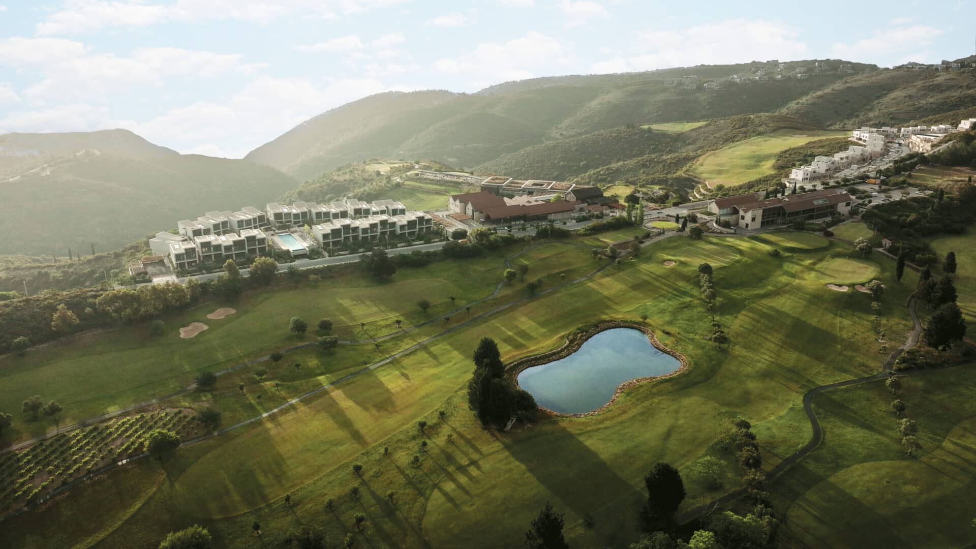 塞浦路斯帕福斯Minthis度假村高尔夫球场及豪华住宅鸟瞰图